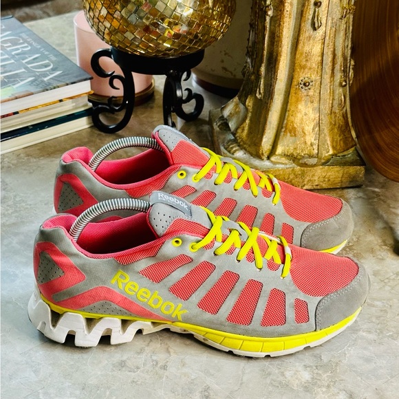 Reebok Zig Tech Womens Running Training Shoes Pink Yellow Size 10 - Picture 2 of 10